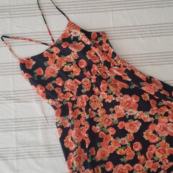 Bright floral high-low dress - Picture 1 of 8